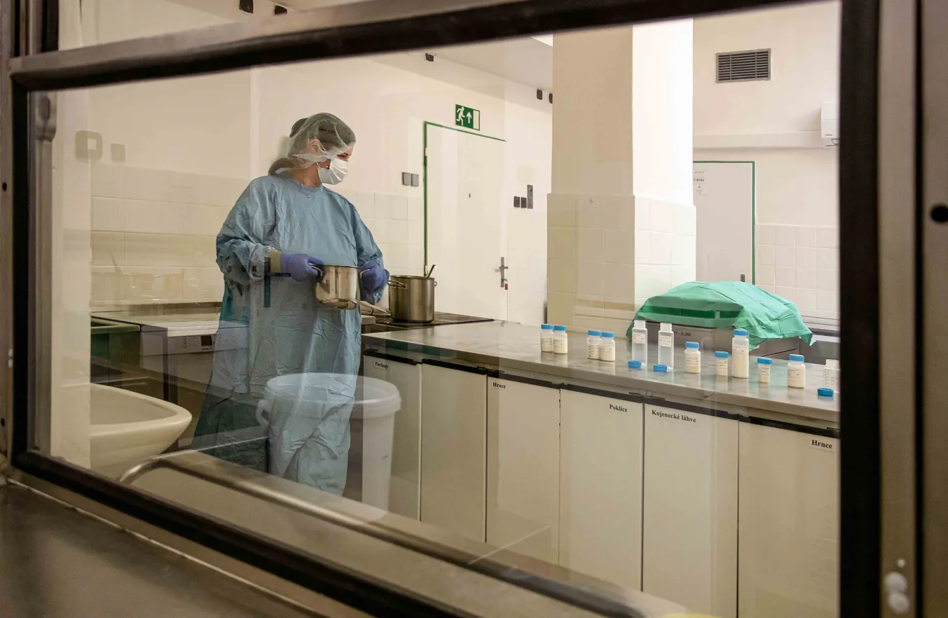 Mléčná kuchyně FN Ostrava připraví denně 17 druhů nejen mléčné stravy