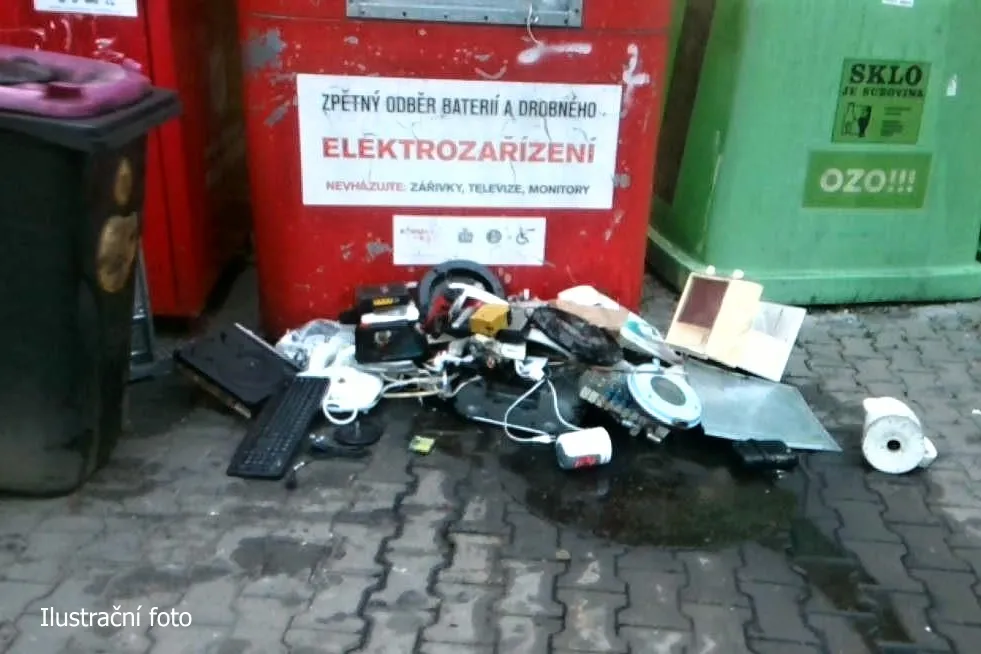 Našli ho v kontejneru na elektroodpad