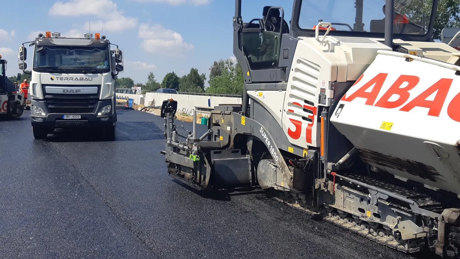 Přibližně týden potrvá oprava kruhového objezdu v Ostravě