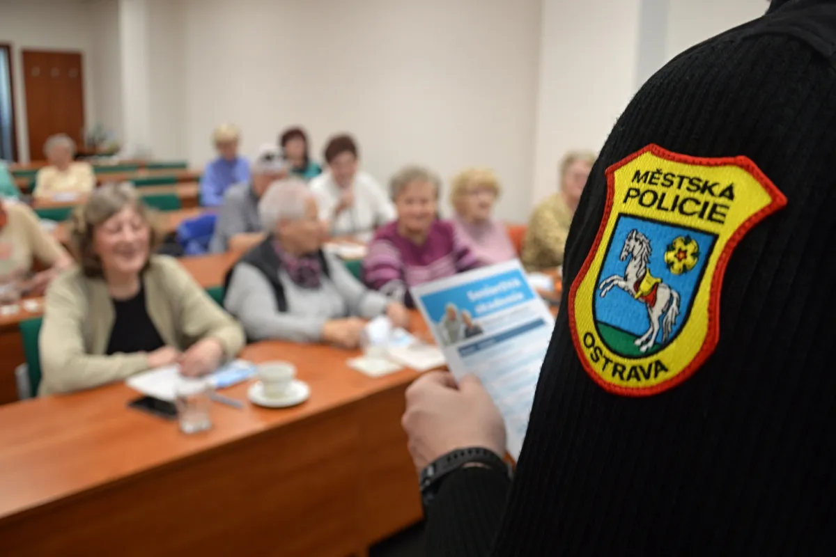 Strážníci spustili navazující vzdělávací program pro seniory