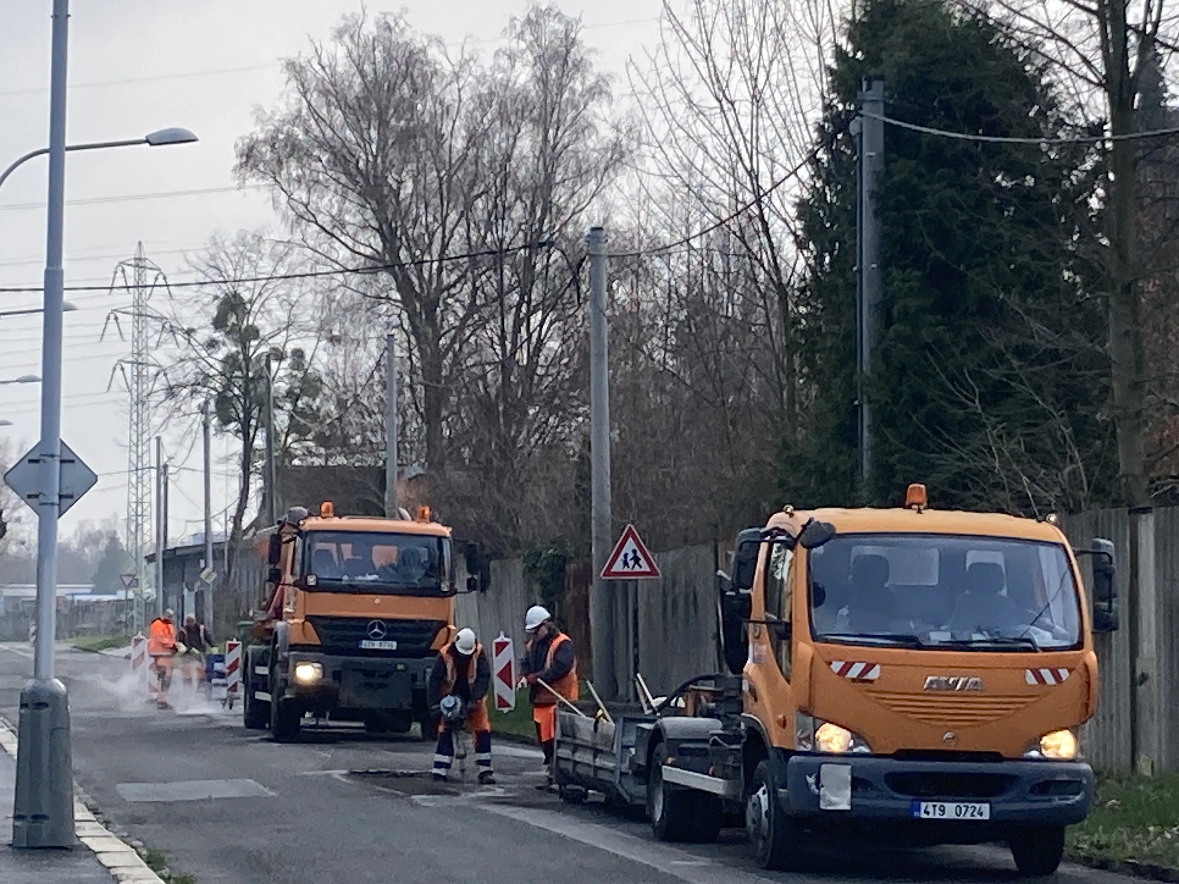 Ostravské komunikace už spotřebovaly na výtluky o 100 tun asfaltu více než loni