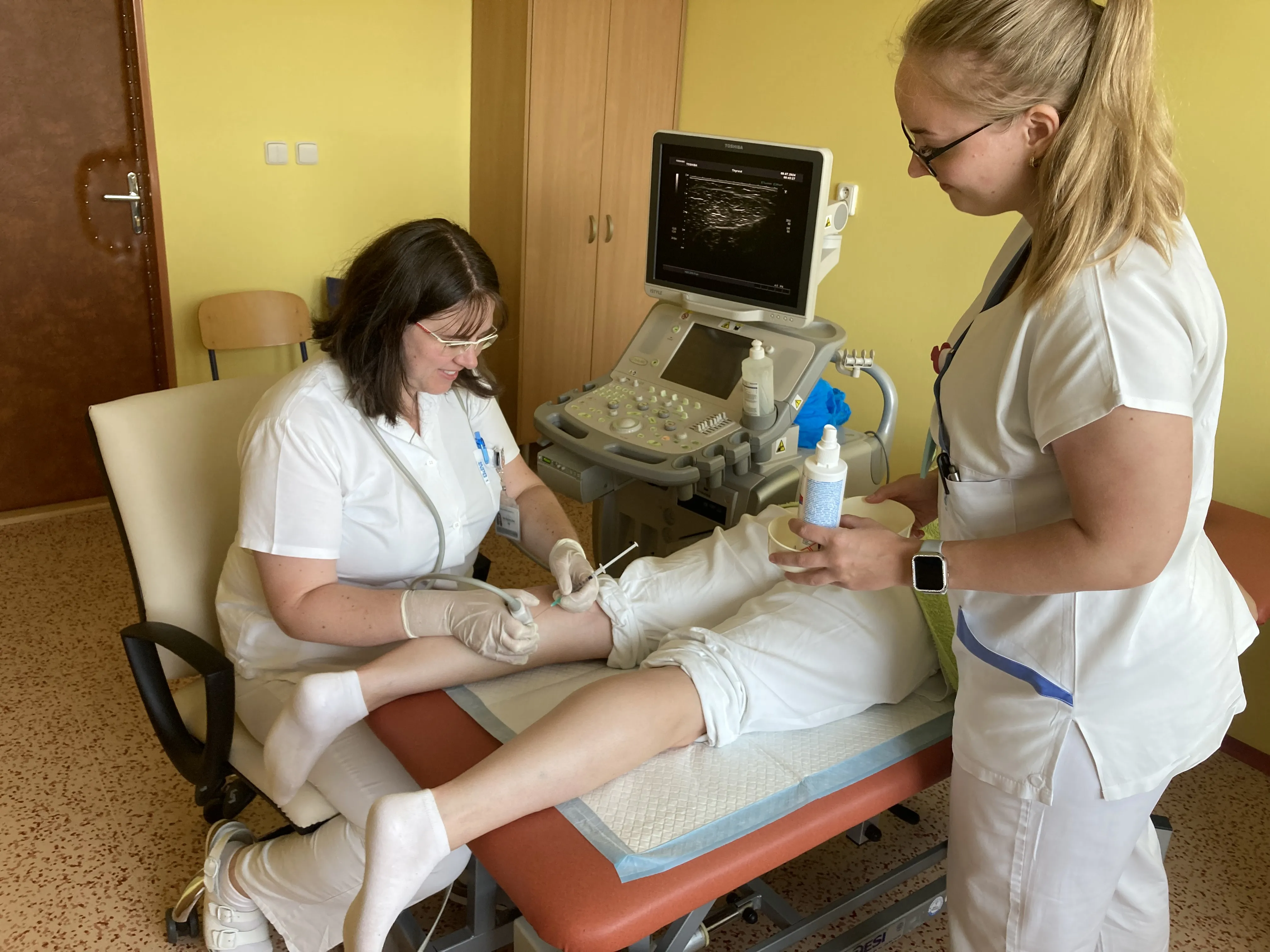 Karvinská hornická nemocnice ulevuje pacientům s vážnými pohybovými potížemi botoxem