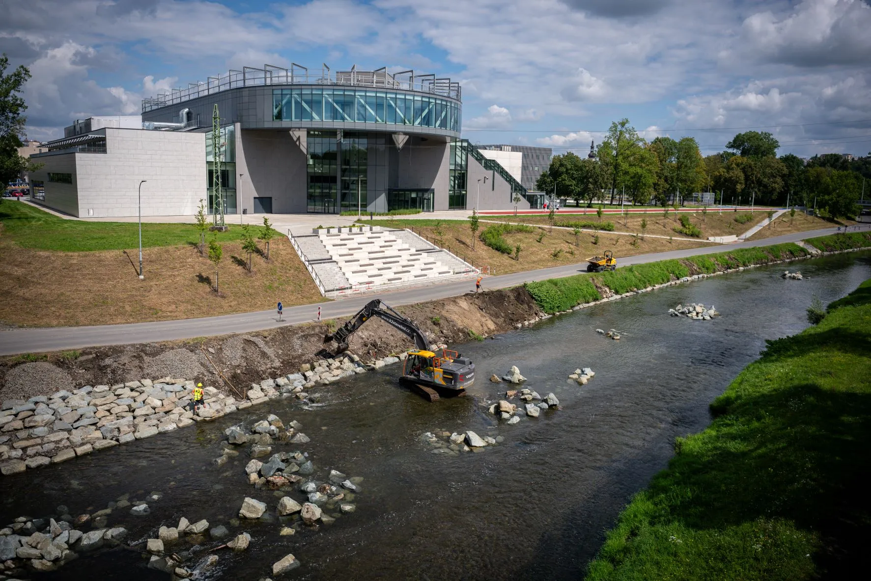 Proměna levého břehu Ostravice pokračuje
