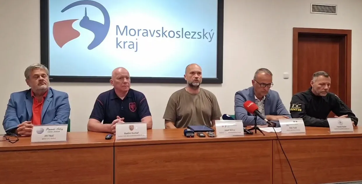 Hejtman Moravskoslezského kraje Josef Bělica vyhlásil v regionu stav nebezpečí