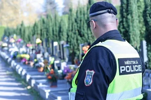 Ostravští strážníci se připravují na Dušičky