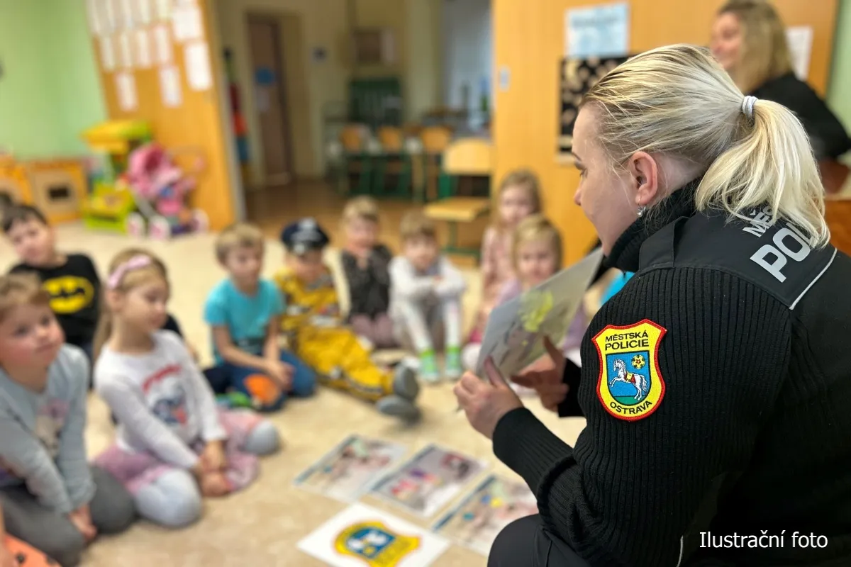 Bezpečně pro předškoláčky. Ostravští strážníci začínají s prevencí již v mateřských školách
