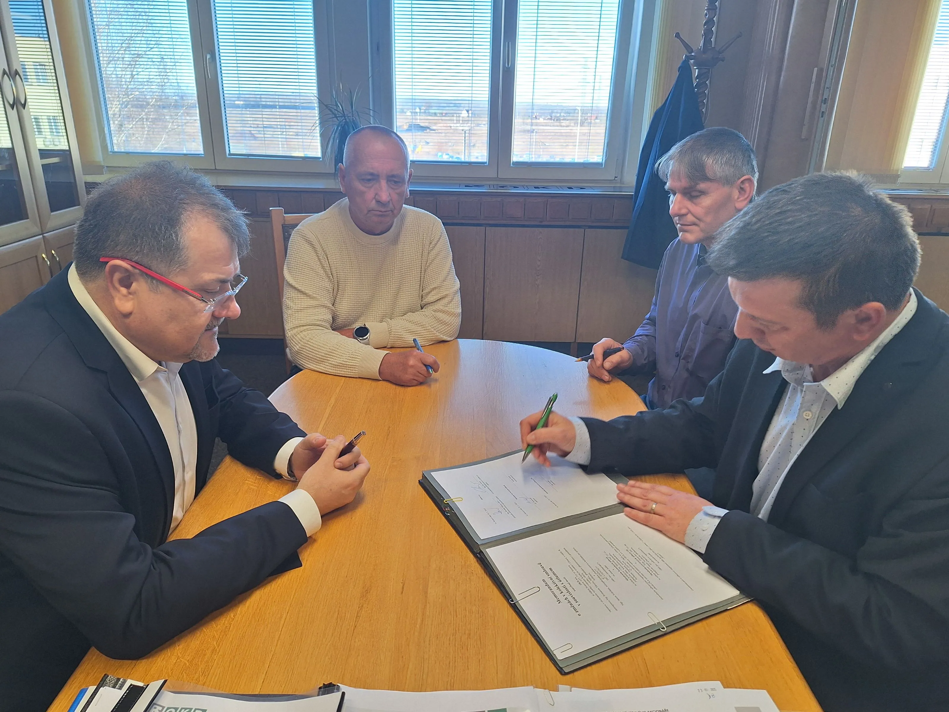 Zaměstnancům zajistí stávající výdělek i po ukončení těžby. Vedení OKD a odbory podepsaly memorandum