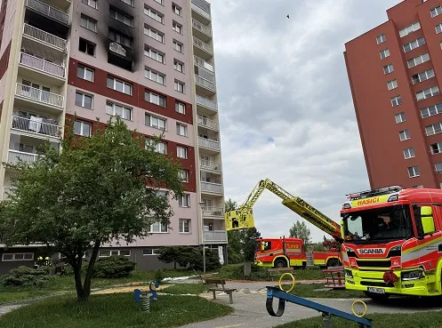 Požáru bytu předcházel výbuch. Radnice Jihu zajistí náhradní ubytování