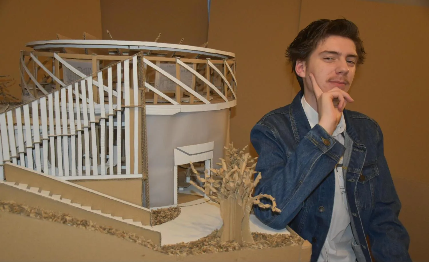 EXPO očima studentů SPŠS Ostrava: lepenkové modely národního pavilonu bojují o účast ve finále soutěže Modelium