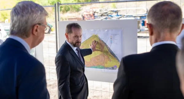 Premiér Babiš na Ostravsku navštívil OKD a jednal o sanaci heřmanické haldy